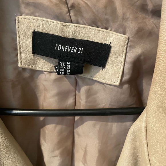 Trendy faux leather Moto Jacket- Perfect for fall! - Picture 2 of 3